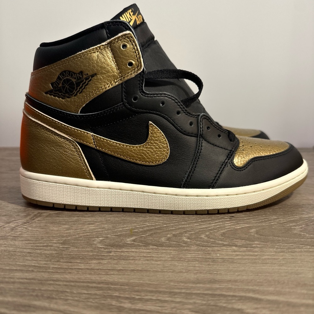 Jordan Men's Black and Gold High-Top Sneakers
